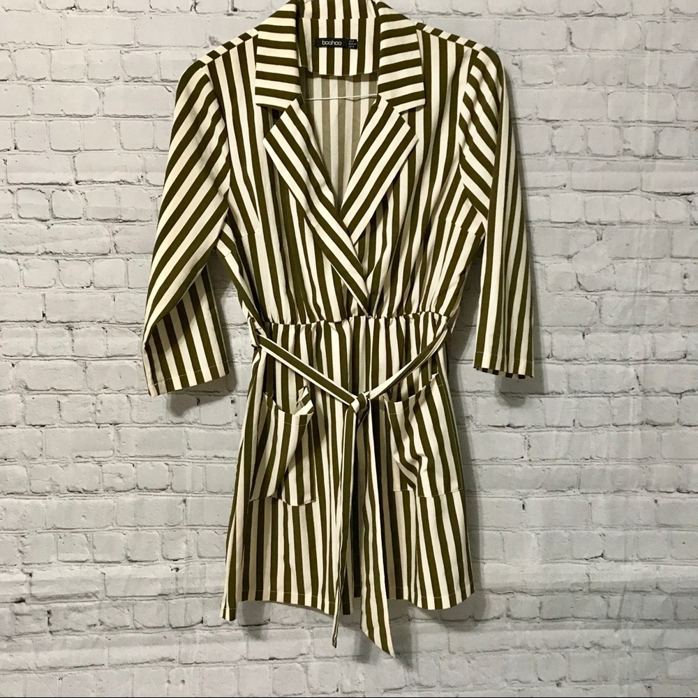 Boohoo striped 3/4 sleeve elastic waist dress. 10